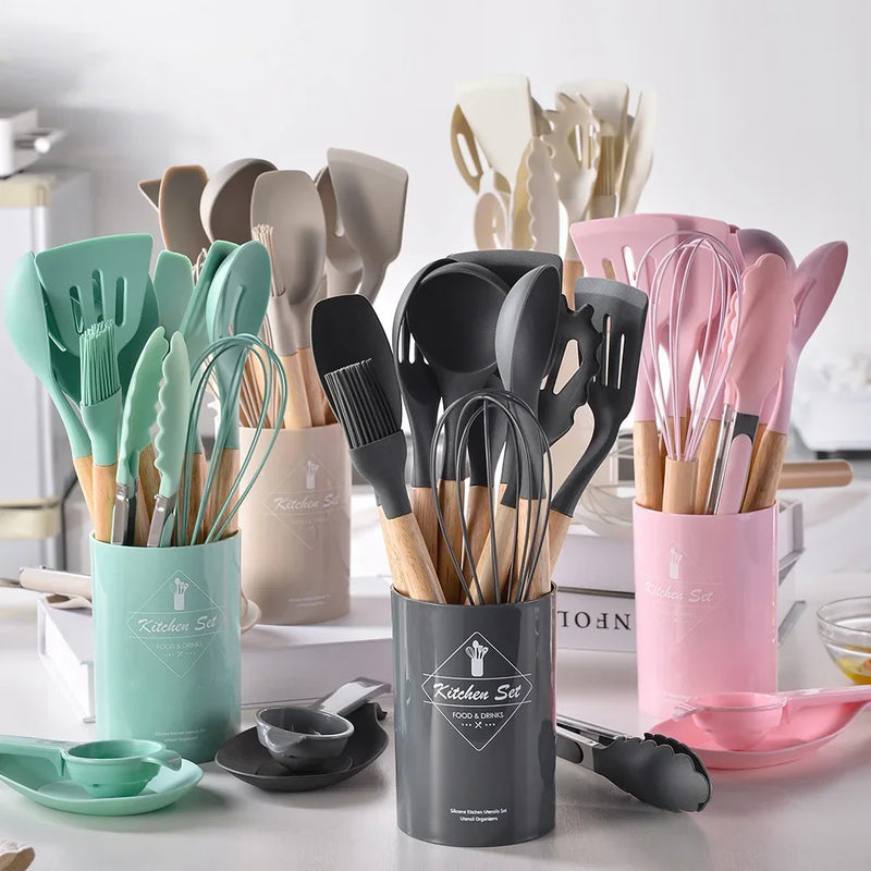 Conjunto de Utensílios de Cozinha em Silicone com Cabo de Madeira - 12 Peças